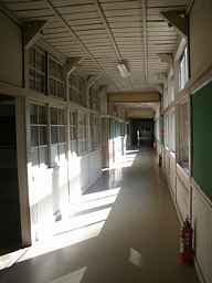 名倉中学校・廊下、木造校舎・廃校、愛知県