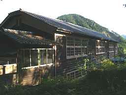 神田小学校・裏側、木造校舎・廃校、愛知県