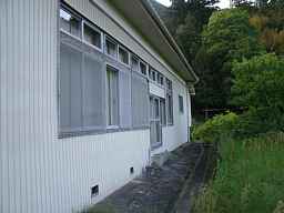 月小学校・裏側、木造校舎・廃校、愛知県