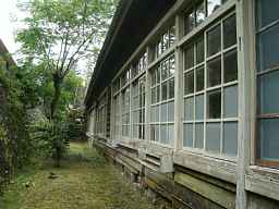 八橋小学校・裏側、木造校舎・廃校、愛知県