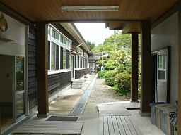 田峯小学校・渡り廊下、木造校舎、愛知県