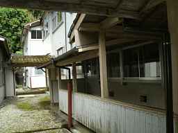 豊邦小学校・渡り廊下2、木造校舎・廃校、愛知県