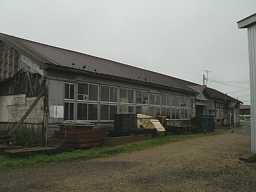 若宮小学校・前側、木造校舎・廃校、青森県