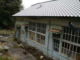 上川底小学校・裏側、木造校舎・廃校、福岡県