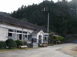 伊良原小学校、福岡県の木造校舎・廃校