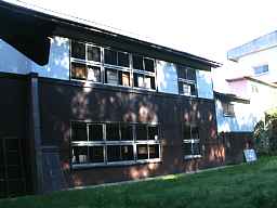 新郷中学校(西会津芸術村)・裏側2、福島県の木造校舎・廃校