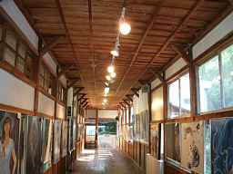 新郷中学校(西会津芸術村)・二階廊下2、福島県の木造校舎・廃校