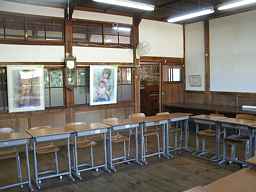 新郷中学校(西会津芸術村)・教室、福島県の木造校舎・廃校