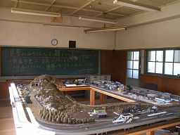 八幡小学校・坂本分校(里山のアトリエ)鉄道模型、福島県の木造校舎廃校