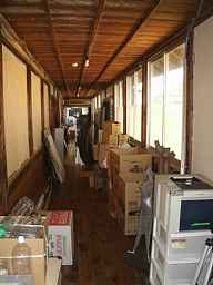 八幡小学校・坂本分校(里山のアトリエ)一階廊下2、福島県の木造校舎廃校