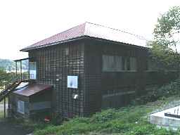 楢原小学校・弥五島分校・裏側、福島県の木造校舎・廃校