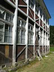 玉梨小学校・外壁の飾り3、福島県の木造校舎・廃校