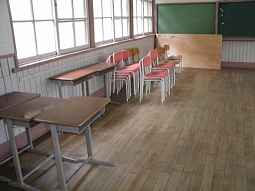 船坂小学校・教室、木造校舎・廃校、兵庫県