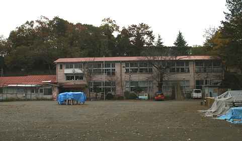 神奈川　木造校舎　牧郷小学校・全景