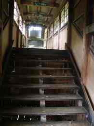奥上林小学校・渡り廊下・階段、木造校舎・廃校、京都府