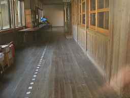 信級小学校・廊下、木造校舎・廃校、長野県