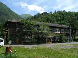 南和田小学校、長野県の木造校舎・廃校