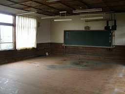 板井小学校・教室、木造校舎・廃校、新潟県