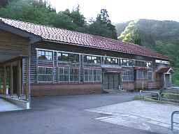 上名立小学校、木造校舎・廃校、新潟県