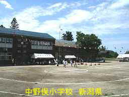 新潟県の廃校・木造校舎「中野俣小学校」