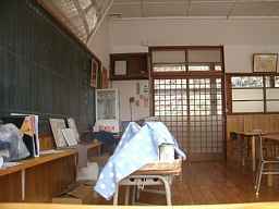 高根小学校・教室内、木造校舎・廃校、新潟県
