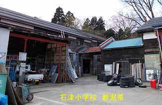 石津小学校・渡り廊下、新潟県の木造校舎・廃校