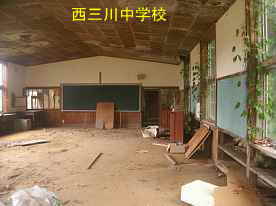西三川中学校・内部、佐渡の木造校舎