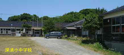 深浦小中学校・校舎全景、佐渡の木造校舎