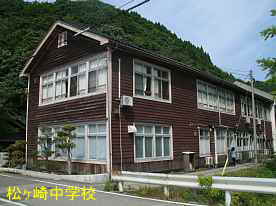 松ヶ崎中学校、佐渡の木造校舎