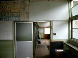 田染小学校蕗分校・室内、木造校舎・廃校、大分県
