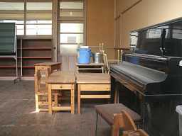 花月小学校・教室、木造校舎・廃校、大分県