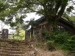花島小学校・校門と階段、木造校舎・廃校、静岡県