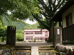 静岡県　木造校舎　勝坂小学校