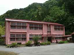 勝坂小学校、木造校舎・廃校、静岡県