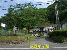 成器小学校、鳥取県の木造校舎
