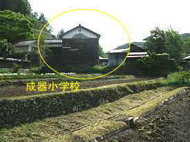 成器小学校・横側、鳥取県の木造校舎