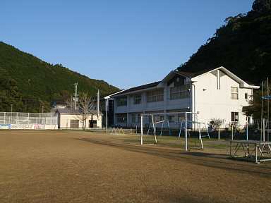 串本西小学校