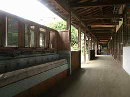 毛原小学校・渡り廊下、木造校舎・廃校、和歌山
