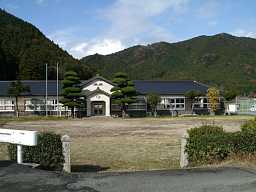鳳鳴小学校、木造校舎・廃校、山口県