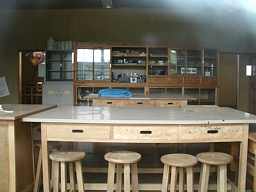 蛎崎小学校・家庭室、青森県の木造校舎・下北半島