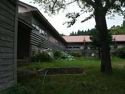 蛎崎小学校、青森県の木造校舎・下北半島