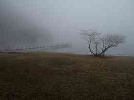 中禅寺湖　霧の千手ケ浜