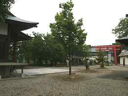 林崎居合神社境内、イザベラ・バードの道