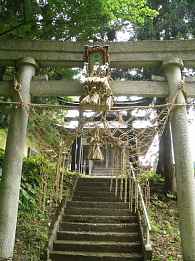 保食神社鳥居、津軽坂、イザベラ・バードの道
