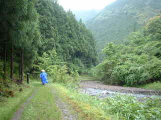 「音無川」に沿って、熊野古道・中辺路を歩く