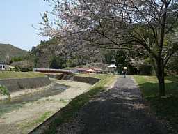 川沿い2、熊野古道「大辺路」を歩いた紀行文