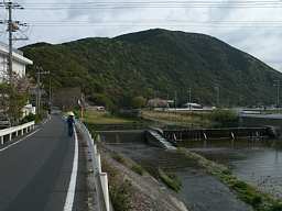 周参見・川沿い、熊野古道「大辺路」を歩いた紀行文